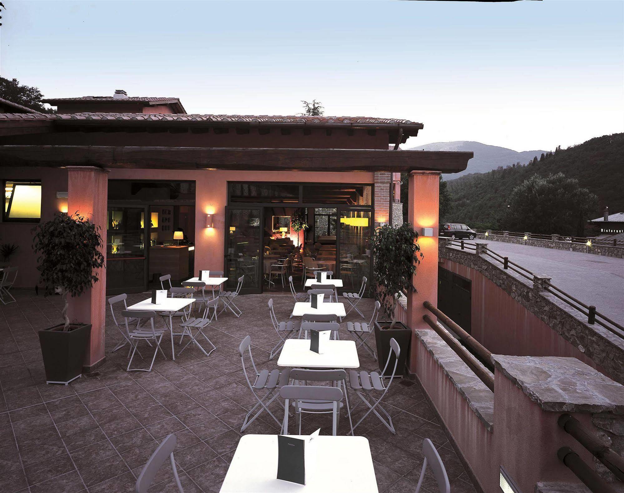 Meridiana Country Hotel Calenzano Extérieur photo